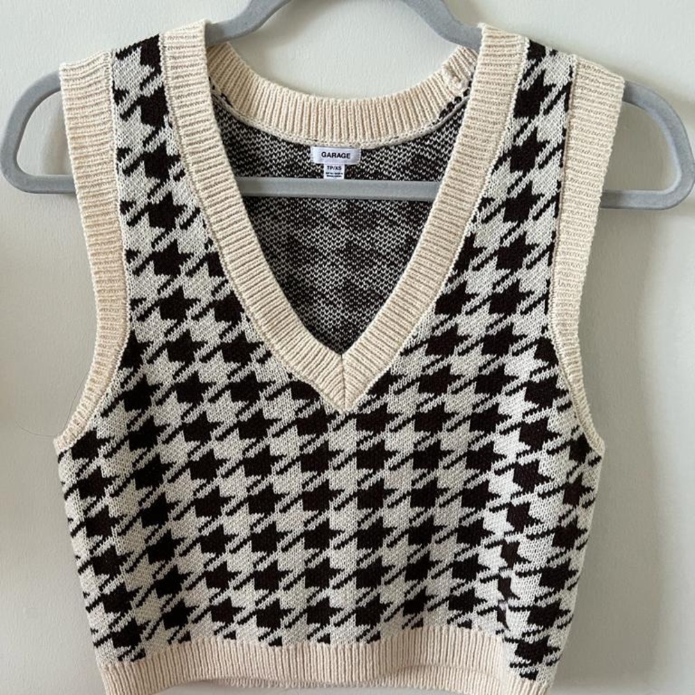 Garage beige sweater vest